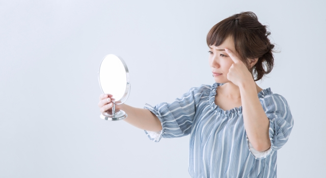 眉毛周りの無駄毛チェック